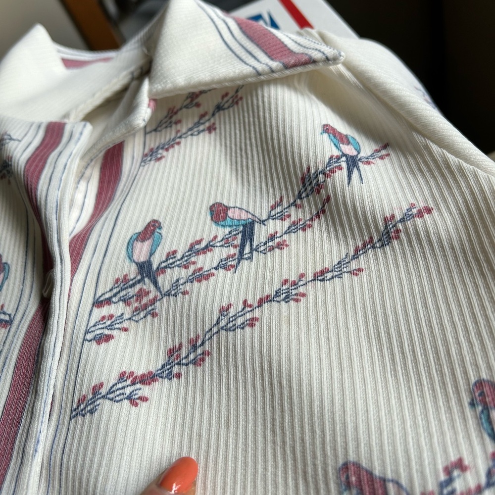 Vintage JCPenney Cream Floral Birds Big Collar Button Down Short Sleeve Blouse - Picture 12 of 12